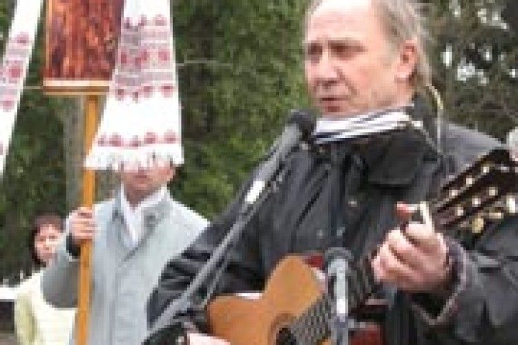 ПАМ’ЯТЬ: і гірко плакала гітара…