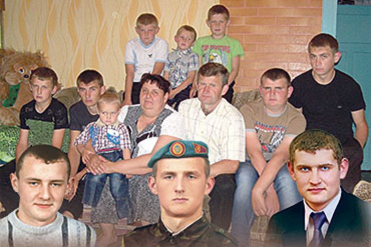 БОГ ЇМ ДАВ 11 ХЛОПЦІВ