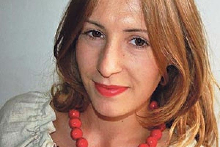 НА ЇЇ ЗАХИСТ ПІДНЯЛАСЯ УКРАЇНА