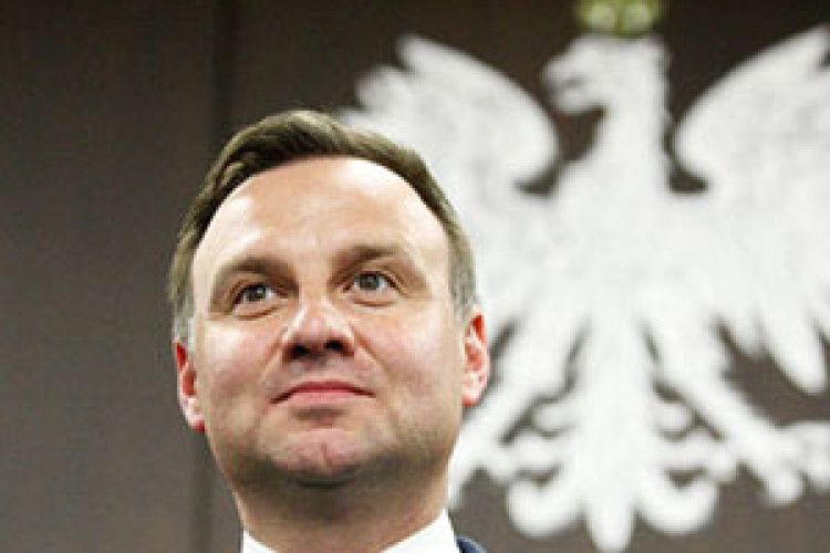 Анджей ДУДА: «НЕМА ТАКИХ ІНТЕРЕСІВ, ЯКІ Б ДОЗВОЛИЛИ ЧЕСНИМ ЛЮДЯМ ПРОДАТИ УКРАЇНУ»