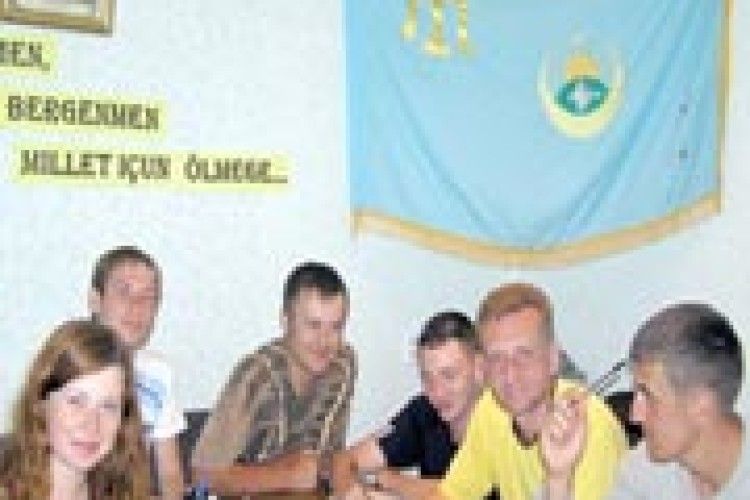 СПРАВИ МОЛОДІ: у Криму волиняни спілкувалися з кримськотатарськими ровесниками