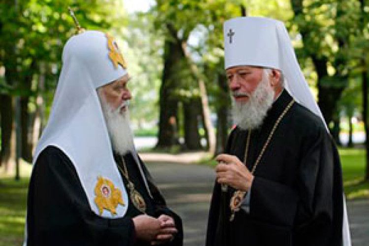 ІСТОРИЧНИЙ ПОЦІЛУНОК