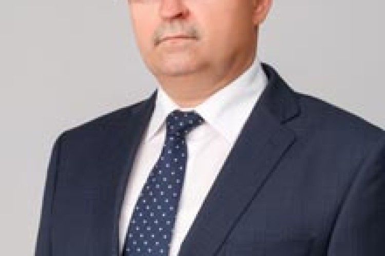 «НЕ МОЖЕ БІДНИЙ ТОРГУВАТИ ЗЕМЛЕЮ»