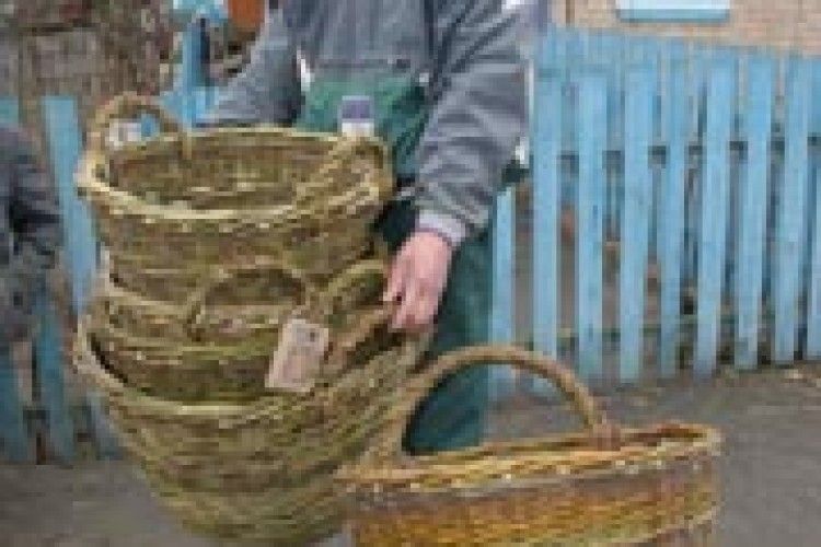 СЕЛО І ЛЮДИ: молокитових справ майстер…