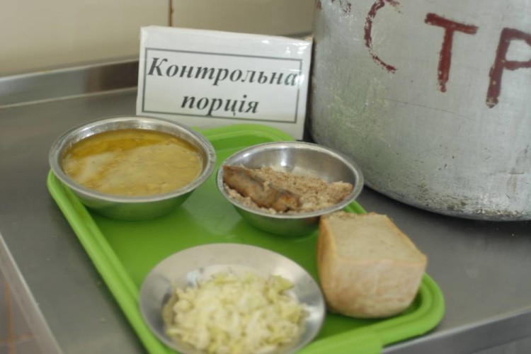 Прокуратура виявила у Маневицькій виправній колонії низку порушень