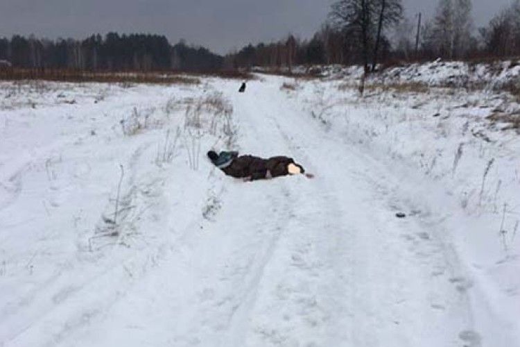 На польовій дорозі Рівненщини водій збив чоловіка і втік. Тіло знайшли наступного дня (ФОТО)