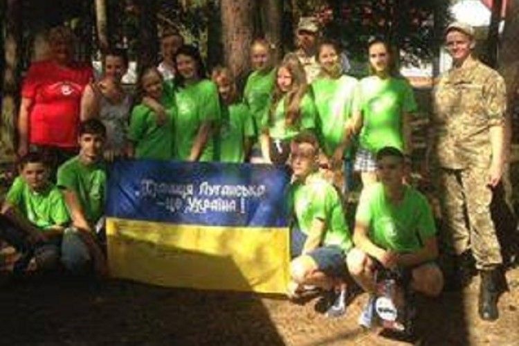 Діти з Луганщини у Хрінниках зустрілися з військовими