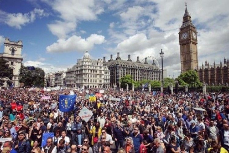 У Лондоні велелюдний марш охочих лишатися в ЄС (фото)