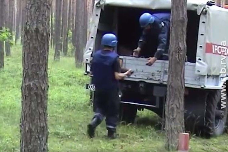 Рятувальники Рівненщини знищили майже півсотні вибухонебезпечних предметів (відео)