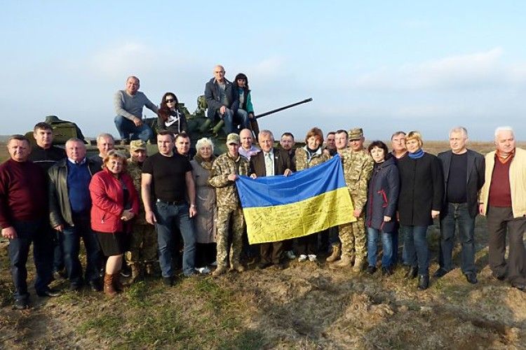 «Броня, я Броня-1, до бою готовий» – журналісти вчилися стріляти (фото)