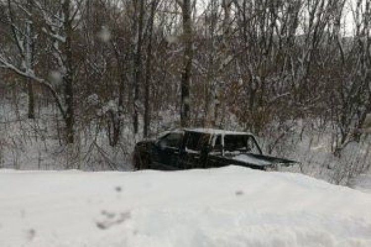 Чоловік допомагав штовхати позашляховик і загинув під його колесами
