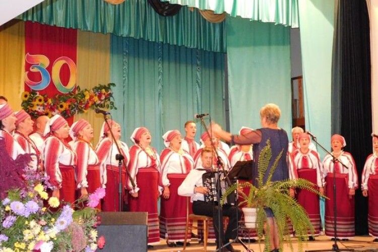  У Рожищі відсвяткували 30-річчя заснування народного аматорського хорового колективу «Надвечір'я»