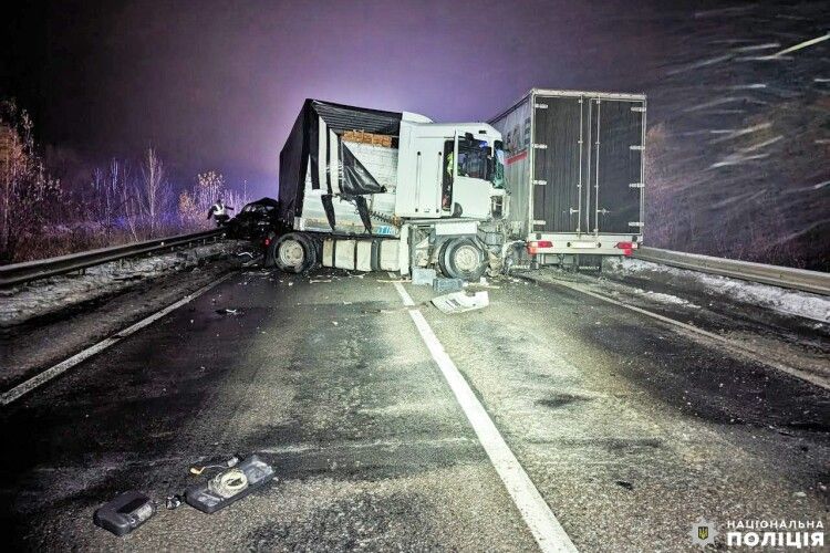 На міжнародній трасі на Рівненщині масштабна ДТП (Фото)