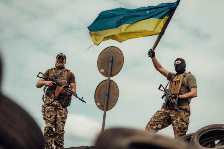 «Наші вдома»: 19 українських прикордонників звільнили з полону РФ (Відео)
