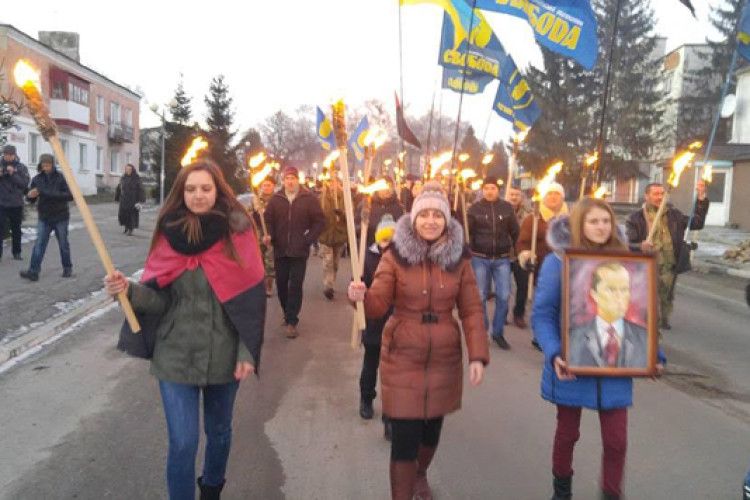 Горохівчани – справжні бандерівці! Доведено смолоскипною ходою вулицями райцентру (Фото)