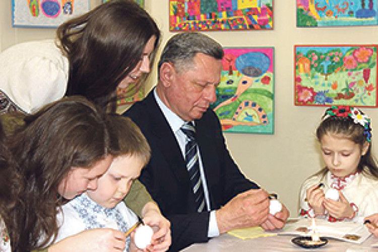 ПЕРЕД ТИМ, ЯК ПИСАТИ ПИСАНКУ, ТРЕБА ПОСПОВІДАТИСЬ