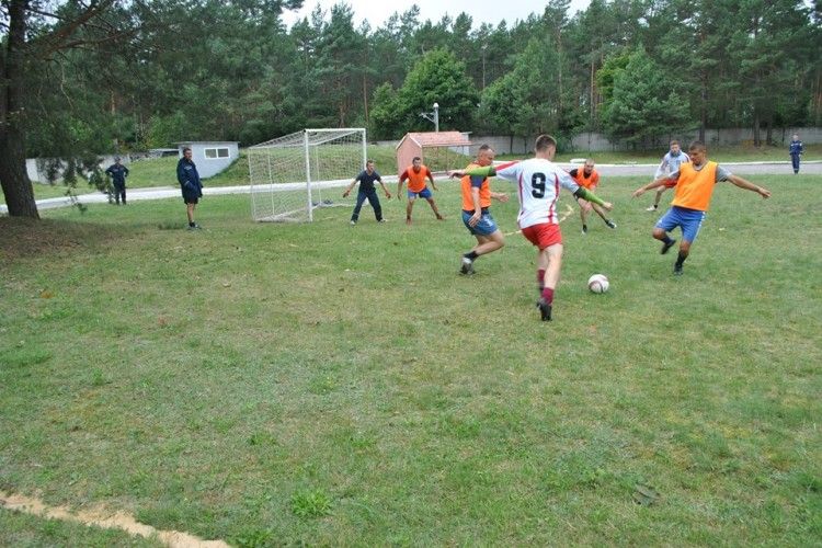 У переддень Дня Незалежності рівненські рятувальники «рубалися» у футбол
