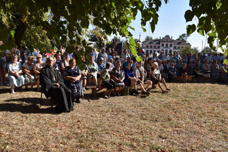 Волинське селище відзначило своє 100-річчя благодійним концертом (Фото)