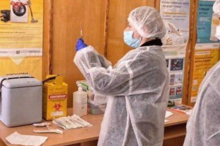 COVID-19: на Волині почали вакцинуватиу відділеннях «Укрпошти»