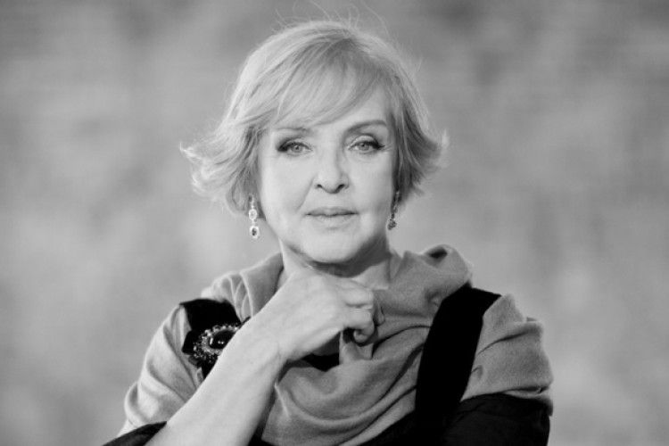 Госпіталізована Ада Роговцева відмовилася від фінансової допомоги. Передайте бійцям в АТО