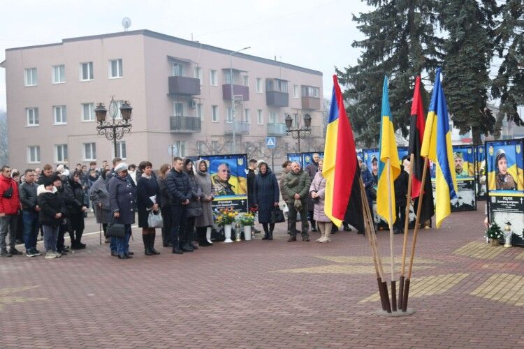 На Волині в Горохові освятили банери загиблим на війні захисникам України (Фото)