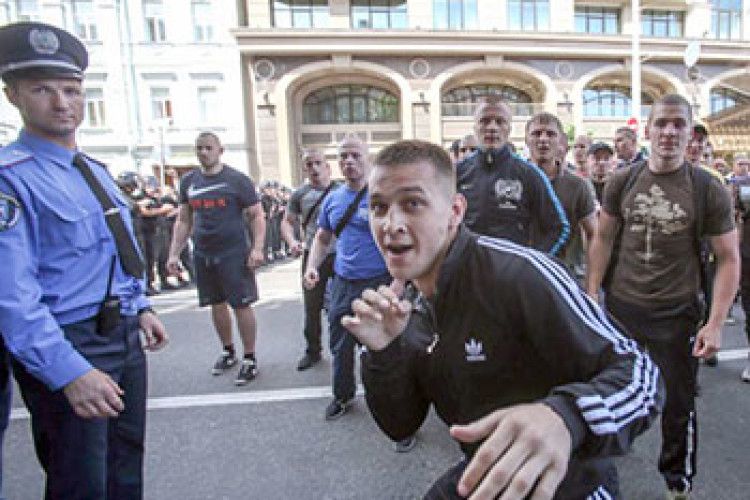 З ТАКИМИ `АНТИФАШИСТАМИ` І ФАШИСТІВ НЕ ТРЕБА