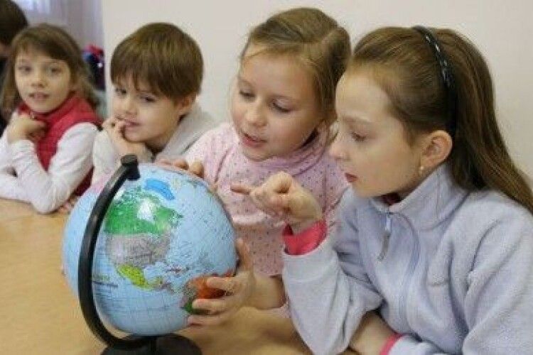 У Києві перенесли пробне ЗНО та запровадили телеуроки