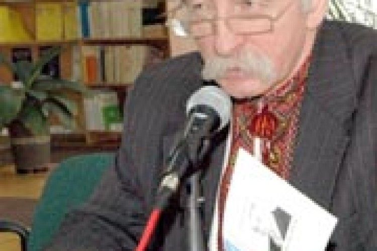 ГОСТІ: професор Юрій Ковалів презентував студентам «Літературознавчу енциклопедію»