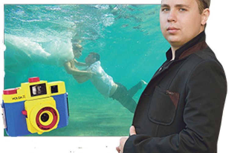 МАНЕВИЦЬКИЙ ФОТОГРАФ НА КІПРІ  ЗНІМАЄ МОЛОДЯТ НАВІТЬ ПІД ВОДОЮ