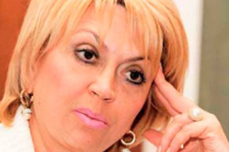 НЕ БІЙТЕСЬ НАЛЯКАТИ СТРАУСА — ПІДЛОГА ДАВНО БЕТОННА