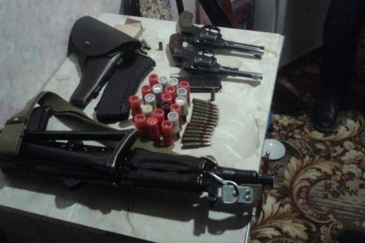 На Полтавщині СБУ блокувала збут зброї та боєприпасів