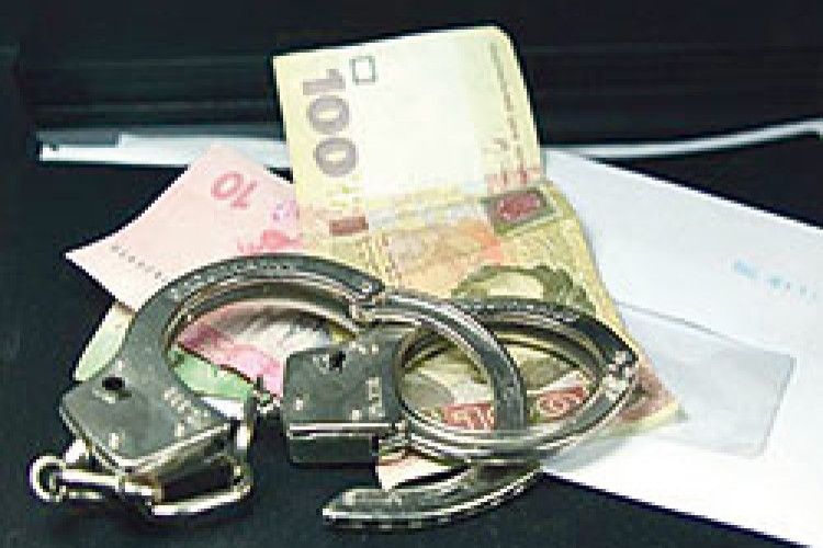 СУДДЮ-«ПОСІВАЛЬНИКА» ІЗ КІВЕРЕЦЬ ЗАСУДИЛИ… УМОВНО