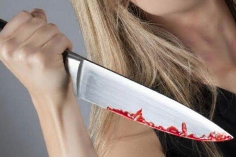На Волині жінка під час сварки поранила чоловіка ножем