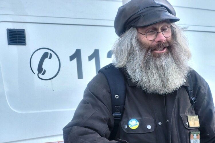 Як німці, які колись їхали на Волинь на велосипедах, тепер допомагають Ковелю спецавтомобілями