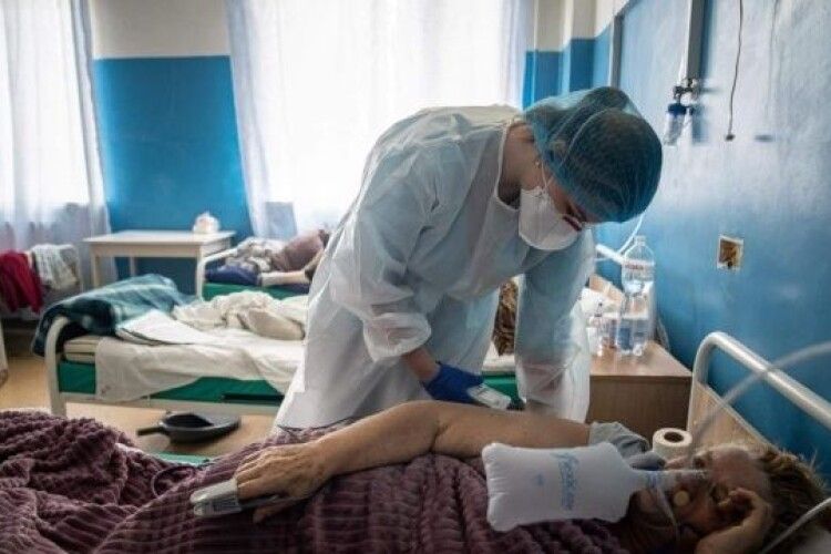 У COVID-лікарнях 14 регіонів перевищений показник завантаженості ліжок із киснем. Серед них і Волинь