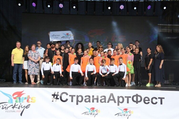 Луцькі танцюристи з «Ритму» на міжнародному конкурсі вибороли золото