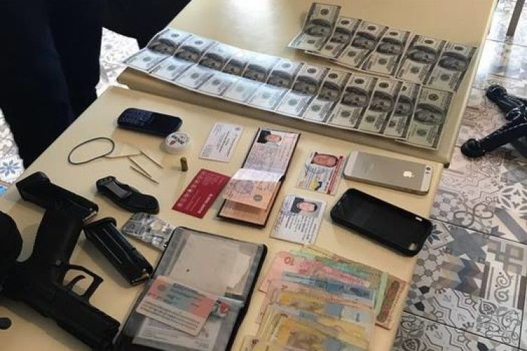 Продам 100 тисяч доларів – за півціни!