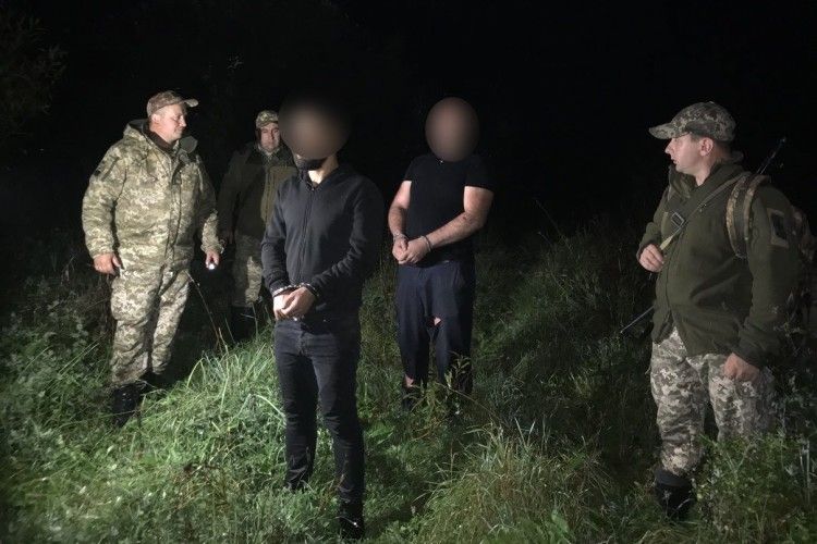 Українець, турок та двоє азербайджанців намагались незаконно потрапити до Польщі