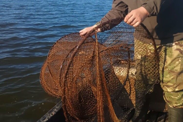 На водоймах Волині полювали на браконьєрів