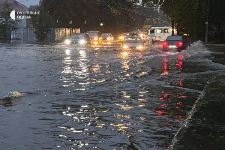 Кількість загиблих через негоду в Одесі зросла до 10