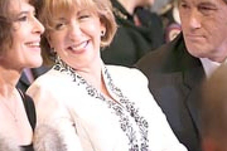 ЧИ НЕ СОРОМНО ЮЩЕНКУ ЗА ТАКУ «МОЛОДІСТЬ»?