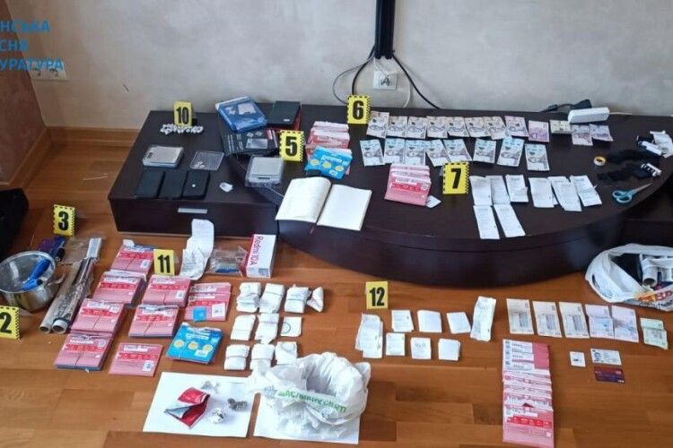 На Волині затримали трьох дилерів, які розсилали метадон по всій Україні (Фото)