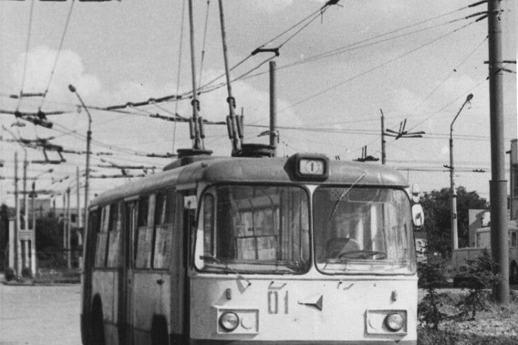 Рогатому – 50 років: показали фото першого тролейбуса луцького депо (Фото)