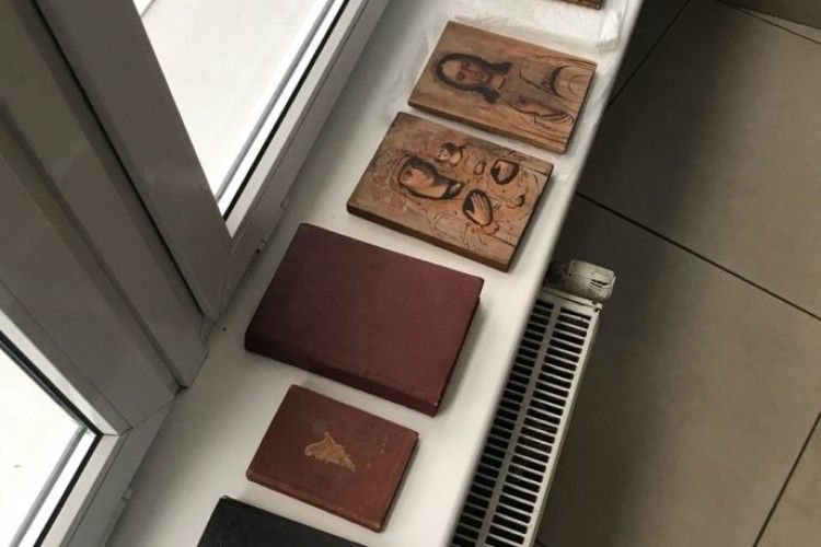 Волинські митники на посту Ягодин затримали в Україні предмети старовини