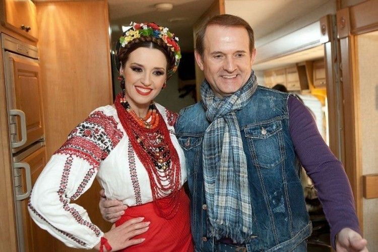 Дружина Медведчука Марченко заявила, що українці стануть «плем'ям третього сорту» без російської мови
