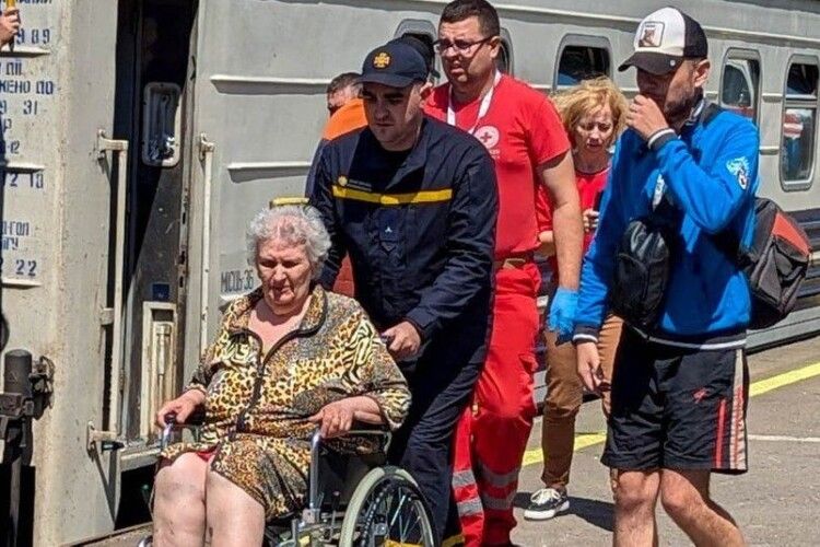 На Волинь евакуювали ще понад 80 жителів Донеччини 