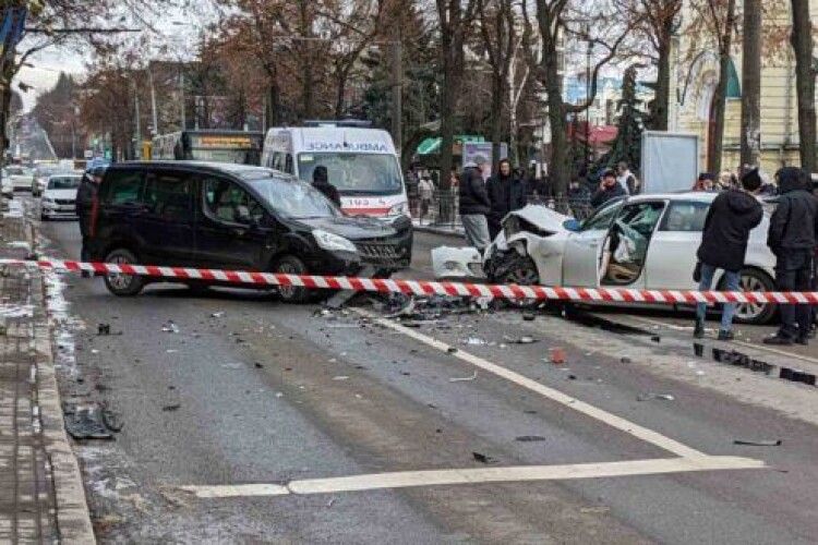 У центрі Рівного сталася серйозна ДТП