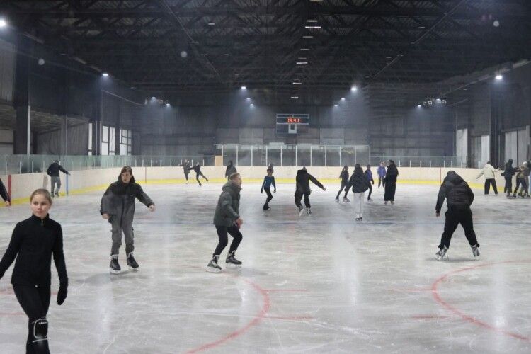 У Луцьку урочисто відкрили льодову арену «Снігова Королева» (Фото)