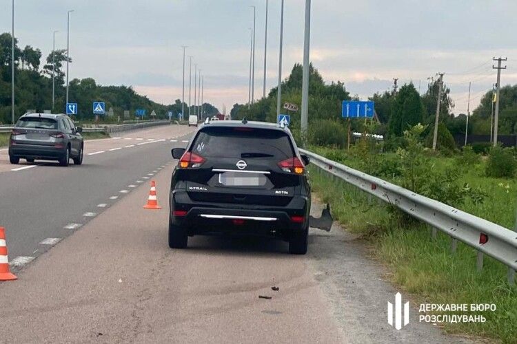 На Рівненщині п'яний правоохоронець збив двох пішоходів