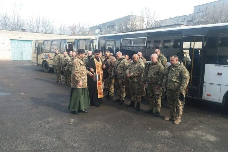 Під благословення священиків бійців батальйону «Світязь» провели на Схід (Фото)